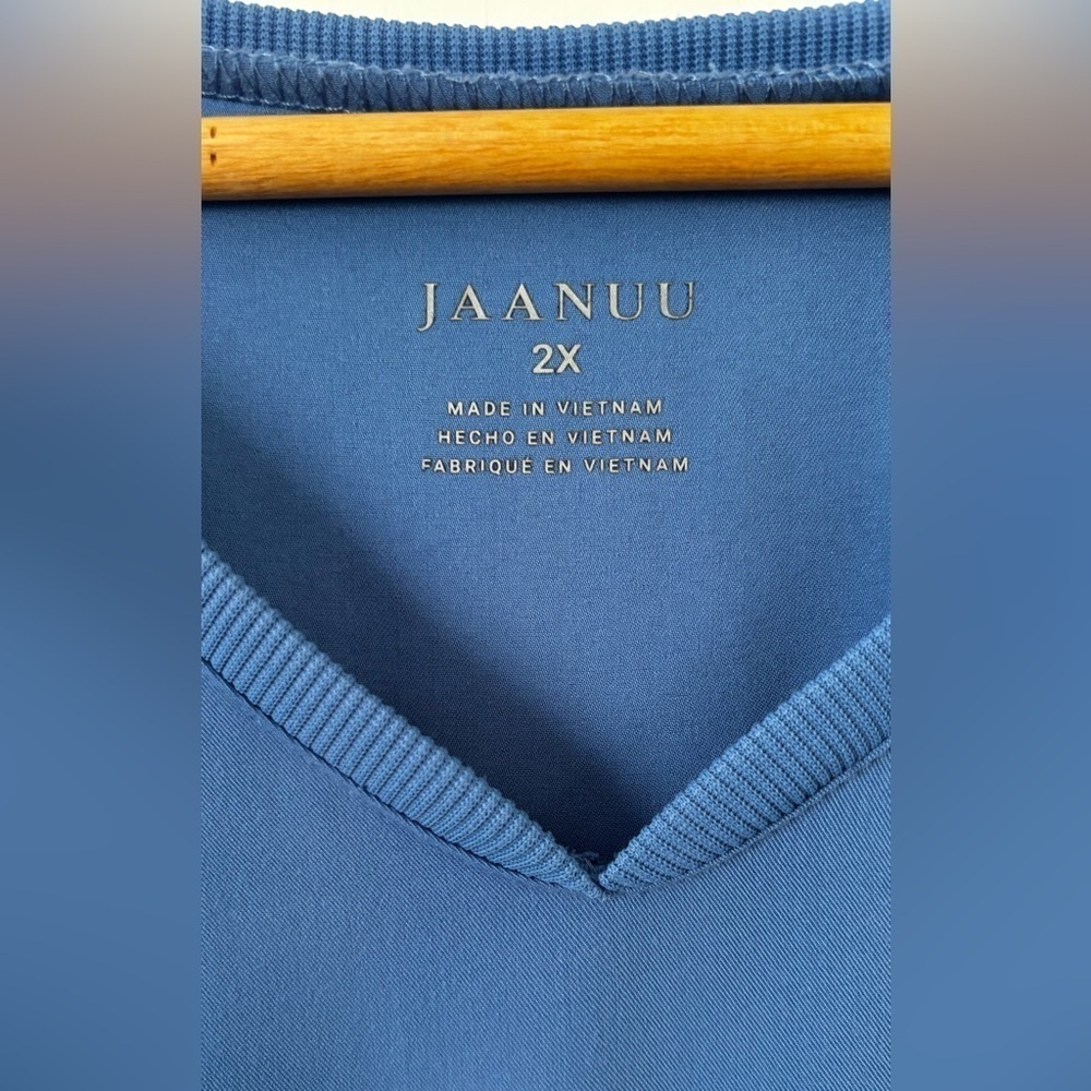 Jaanuu blu s/s scrub top w 1 chst pckt & side slit SZ 2X medical utility - Picture 3 of 7